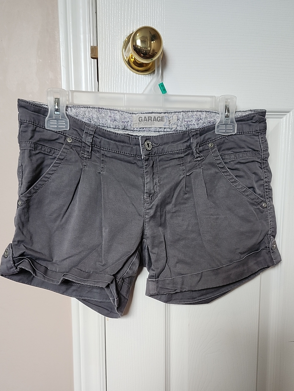 Vintage Y2K Garage Women's Gray Rolled-Hem Shorts - Picture 1 of 16